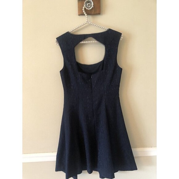NWT BCBG Paris Womens Size 6 Sally Dress Navy Blue Lace Cutout Fit & Flare - Picture 5 of 8